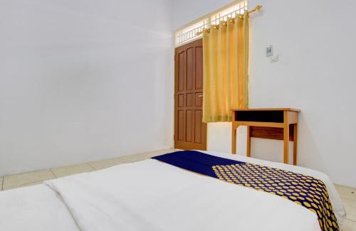 Purwokerto Hotel | SPOT ON 93988 Guest House Wijaya Syariah Near alun alun kota purwokerto