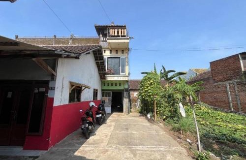 Lawang Hotel | SPOT ON 93999 Kost Ibu Joko Syariah