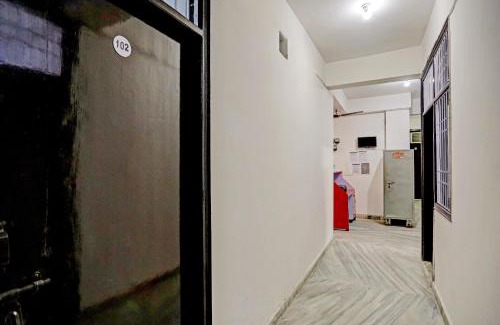 Sector 27 Hotel | SPOT ON Raj Hotel Vip Near Worlds Of Wonder