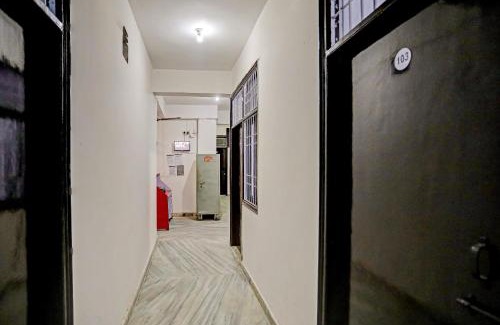 Sector 27 Hotel | SPOT ON Raj Hotel Vip Near Worlds Of Wonder