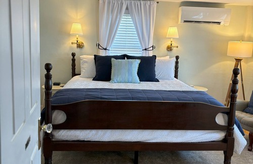 Lincolnville House | Spouter Inn Bed & Breakfast