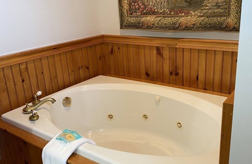 Lincolnville House | Spouter Inn Bed & Breakfast