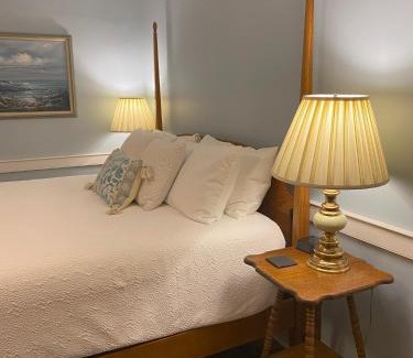 Lincolnville Bed & Breakfast | Spouter Inn Bed & Breakfast