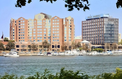 East Cambridge House | Sprawl out in a Spacious Suite! Near Boston Children's Museum!
