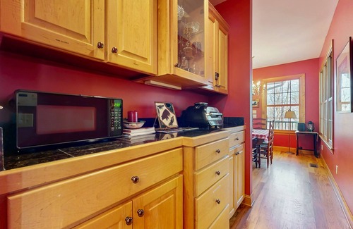 Rosman House | Sprawling family retreat with hot tub, fireplace and mountain views