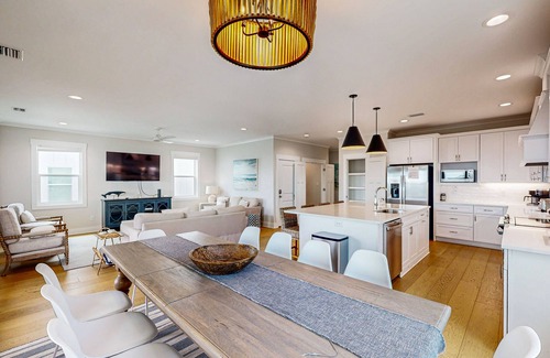 Gulf Shores House | Sprawling retreat with an enclosed pool, large balcony, outdoor shower, & W/D