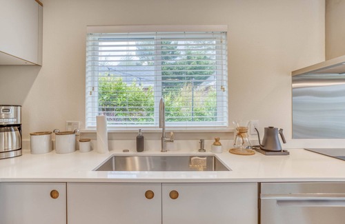 Manzanita House | Sprig Dwelling! Clean Contemporary Less than One Block to Manzanita Village.