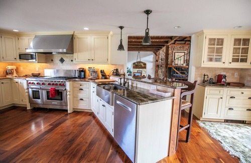 Fairfield Other | Spring Bloom! Elegant 5 bedroom Entertainers Retreat + Pool + fireplace