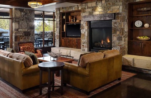 Truckee Hotel | Spring Break! Luxurious Ski-In · Ski-Out Resort!n