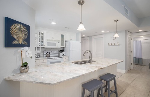 Baytowne Wharf Condo | SPRING BREAK Rate Reduced! Updated 2BR Baytowne! Beach Tram, Pool-Hot Tub-Gym
