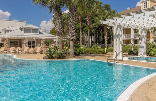 Baytowne Wharf Condo | SPRING BREAK Rate Reduced! Updated 2BR Baytowne! Beach Tram, Pool-Hot Tub-Gym