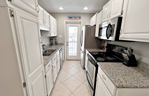 Ono Island Condo | Spring Break sneak up on you? It's not too late! NEW LISTING