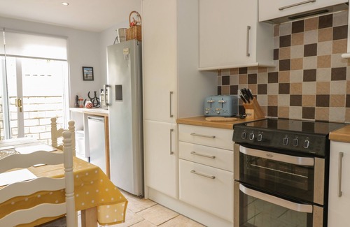 Whitsome House | SPRING COTTAGE, pet friendly, character holiday cottage in Chirnside