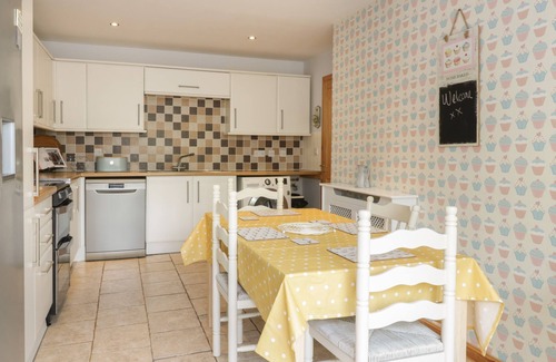 Whitsome House | SPRING COTTAGE, pet friendly, character holiday cottage in Chirnside