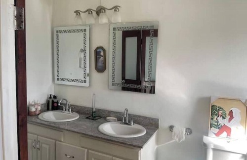 Caribbean Estates Apartment | Spring Garden A Cozy Nook near Portmore & Kingston