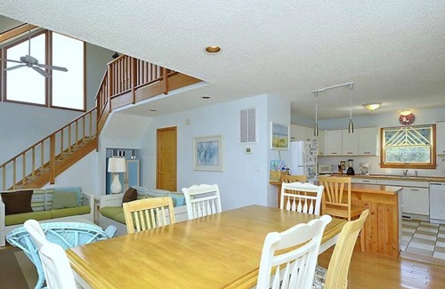 Caffeys Quarters House | Spring is great at the beach!