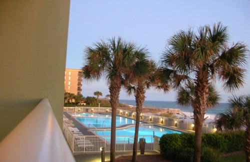 Fort Walton Beach Condo | SPRING & SUMMER RESERVATIONS - BEACH SERVICE - CLEAN - OCEAN FRONT - AMAZING
