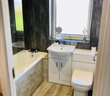 Dunfermline House | Springbank Holiday Home