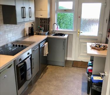 Dunfermline House | Springbank Holiday Home