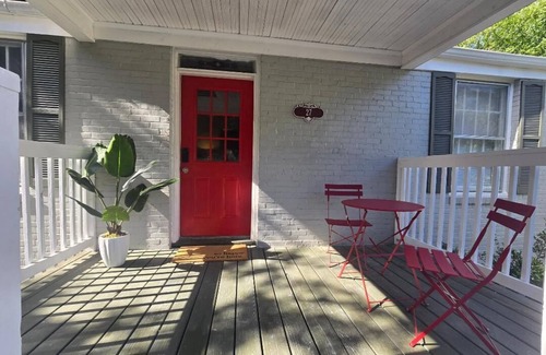 Tuscaloosa House | Springbrook 4-bedroom house with 3 bathrooms.
