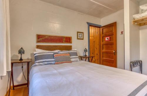Mount Hood Village House | Springbrook · Cozy 2BR Mt. Hood Cabin, Fireplace & Retro Kitchen