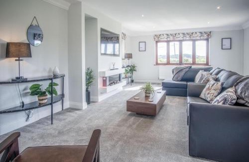 Narberth House | Springfield Lodge - 3 Bedroom Home - Princes Gate
