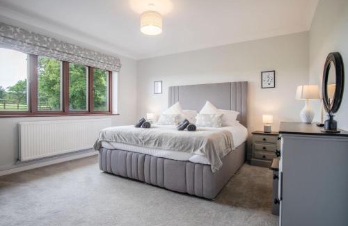 Narberth House | Springfield Lodge - 3 Bedroom Home - Princes Gate