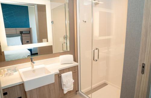 Woodbridge Hotel | SpringHill Suites by Marriott Woodbridge