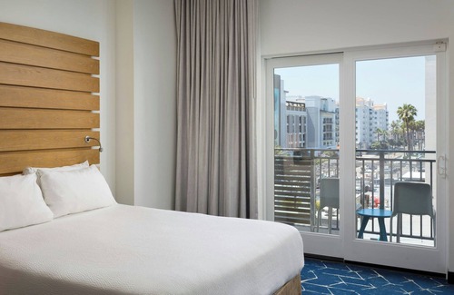 Townsite Hotel | SpringHill Suites by Marriott Oceanside Beach