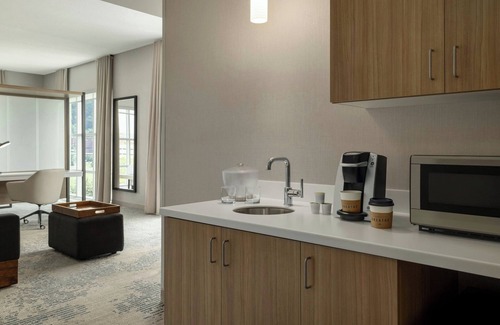 Roanoke Hotel | SpringHill Suites by Marriott Roanoke