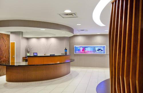 Greenbrier East Hotel | SpringHill Suites Chesapeake Greenbrier