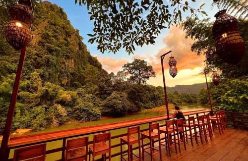 Kong Lor House | SpringRiver Resort