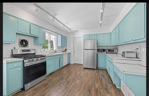 Springs House | Springs/Amagansett area. Walk to bay. Private/4 bedrooms