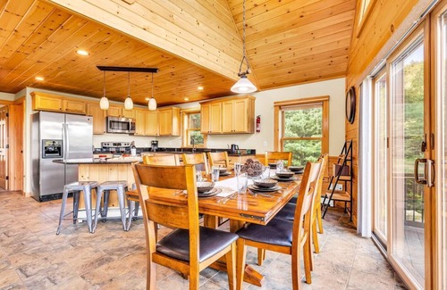 Bethel Ski Chalet | Spruce Peak Chalet! HotTub! Dogs Ok! Firepit! A/C!