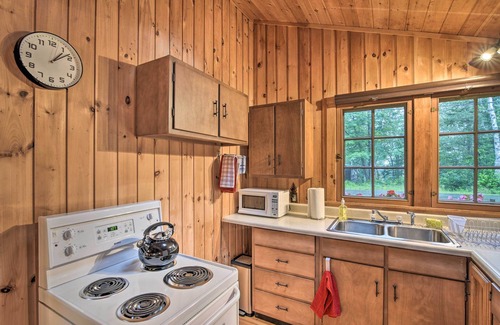 Boothbay Harbor Cottage | 'Sprucewold' Boothbay Harbor Cottage w/Deck