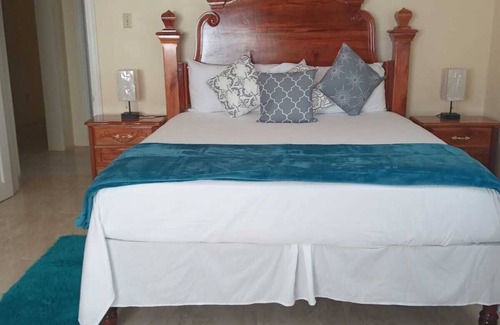 Spur Tree House | Spurtree HomeAway Villa's R #2