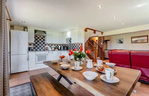 Stibb House | Squirrels Hollow - Three Bedroom House, Sleeps 6