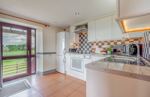 Stibb House | Squirrels Hollow - Three Bedroom House, Sleeps 6