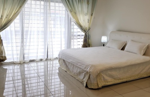 Kota Warisan House | SR Home Stay at KLIA