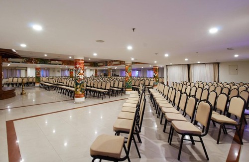 Kuppaayil Hotel | Sree Gokulam Sabari
