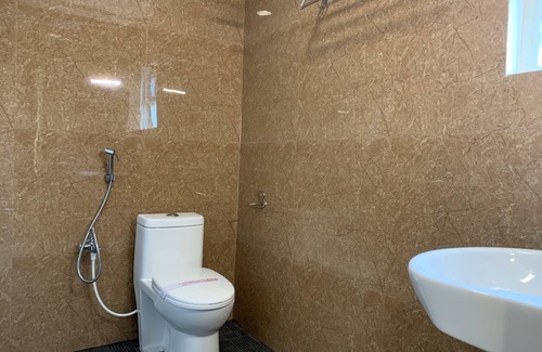 Aranthangi Hotel | Sri Aadhish Grand