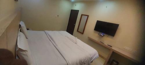 Rajahmundry Hotel | Sri Aditya Inn