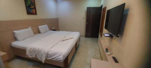 Rajahmundry Hotel | Sri Aditya Inn