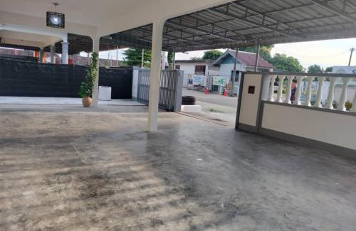 Batu Pahat House | Sri Jaya Homestay