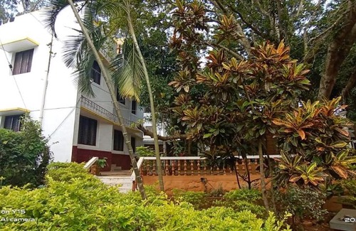 Yelagiri House | Sri kanna resort