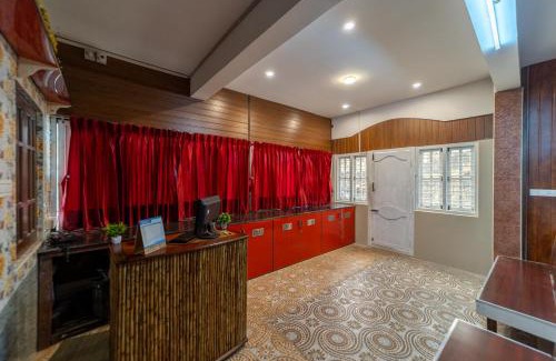 Valparai Hotel | Sri Nandha Luxury Comforts