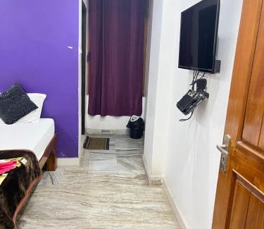 Visakhapatnam Bed & Breakfast | SRI Surya Guest House