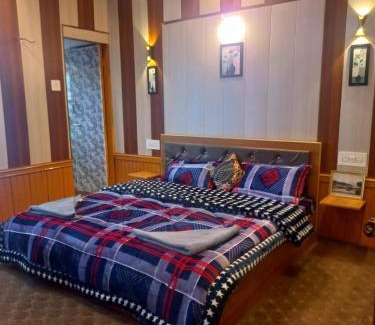 Nishat-Shalimar Hotel | Srinagar hotels and houseboats