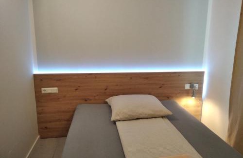 Reutlingen House | Sroom 118 and 119 in Center