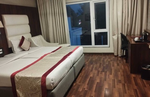 5th Block Hotel | SS LUMINA HOTEL